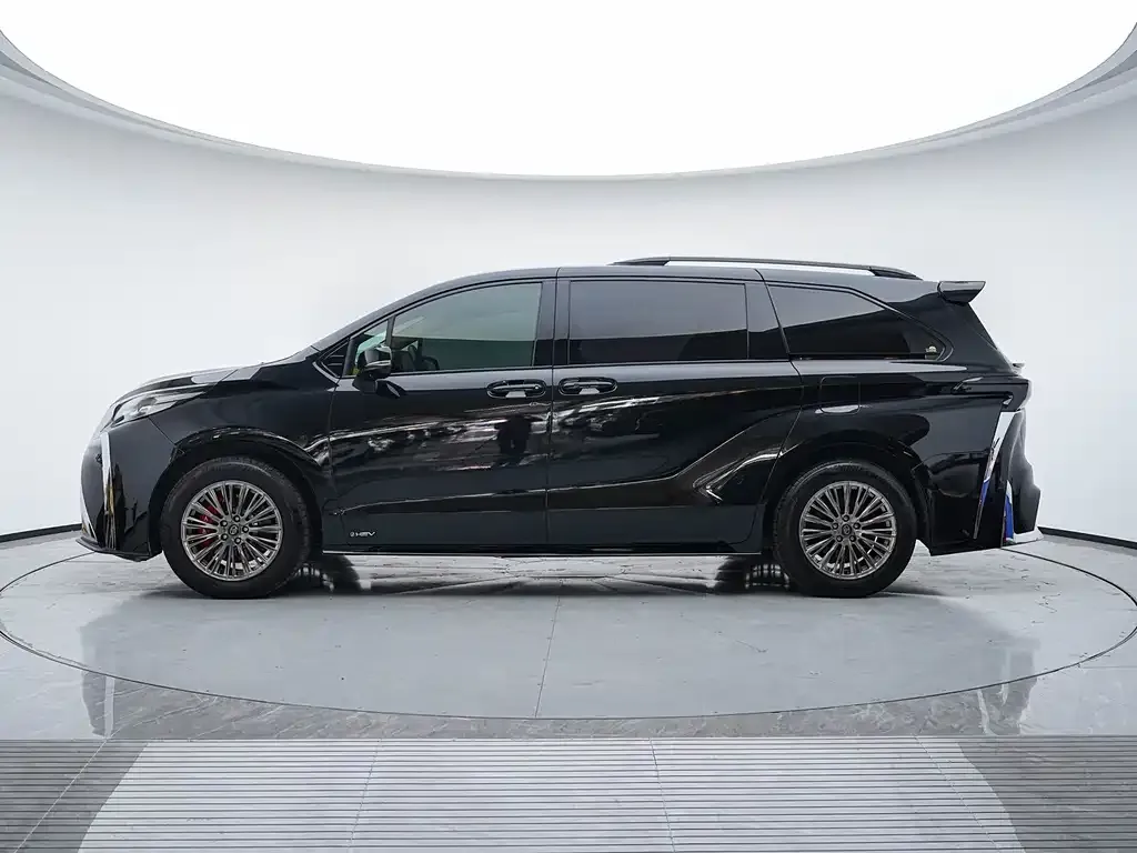 Toyota Sienna — фото 7