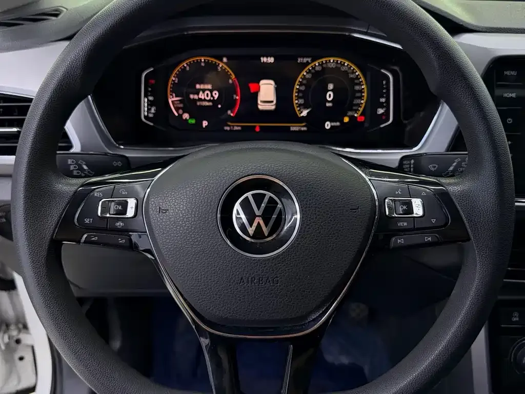 Volkswagen T-Cross — фото 9