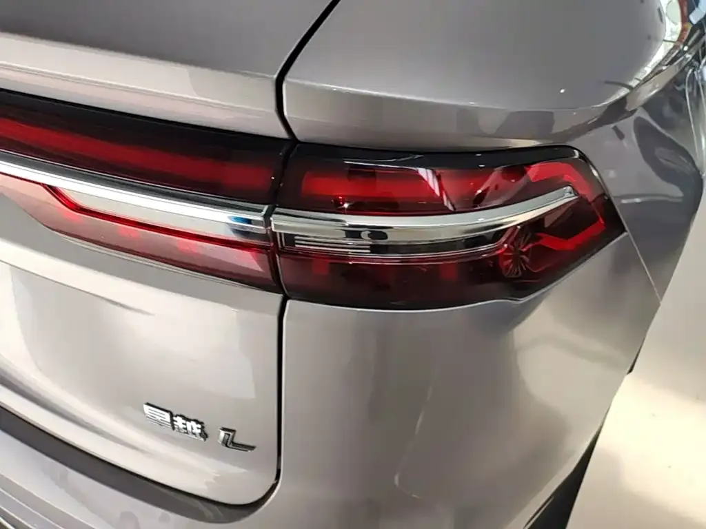 Geely Xingyue L — фото 3