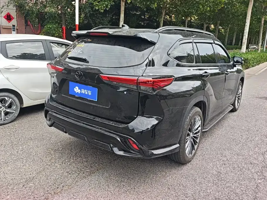 Toyota Highlander — фото 10