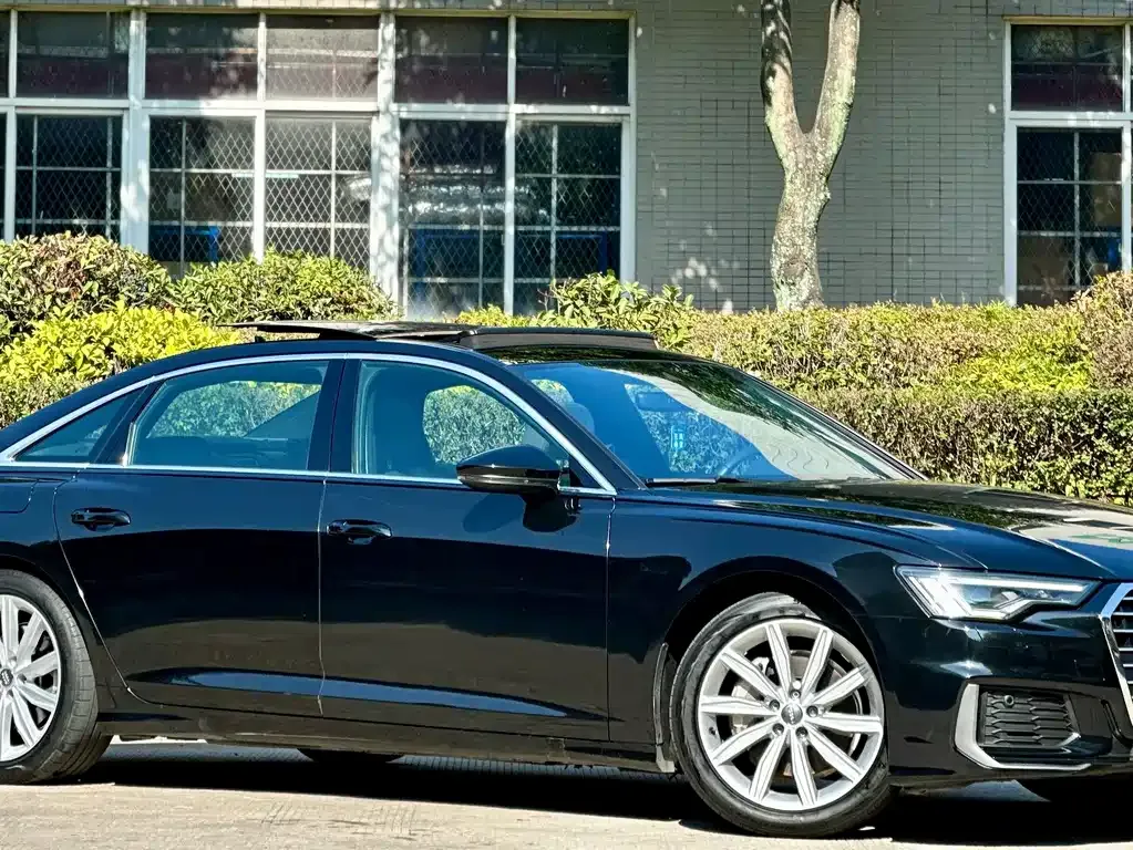 Audi A6L — фото 8