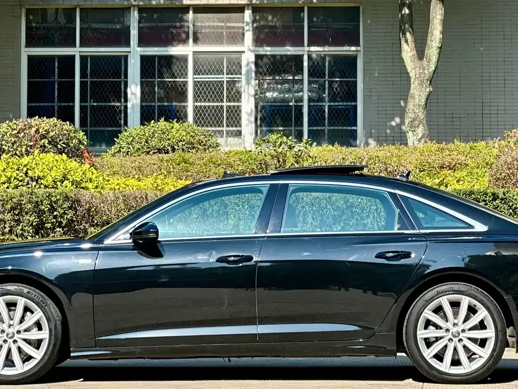 Audi A6L — фото 6