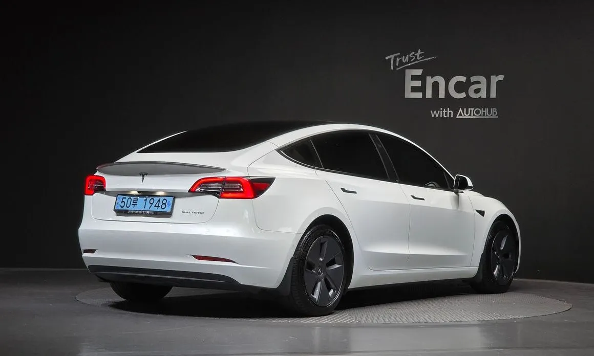 Tesla Model 3 — фото 6