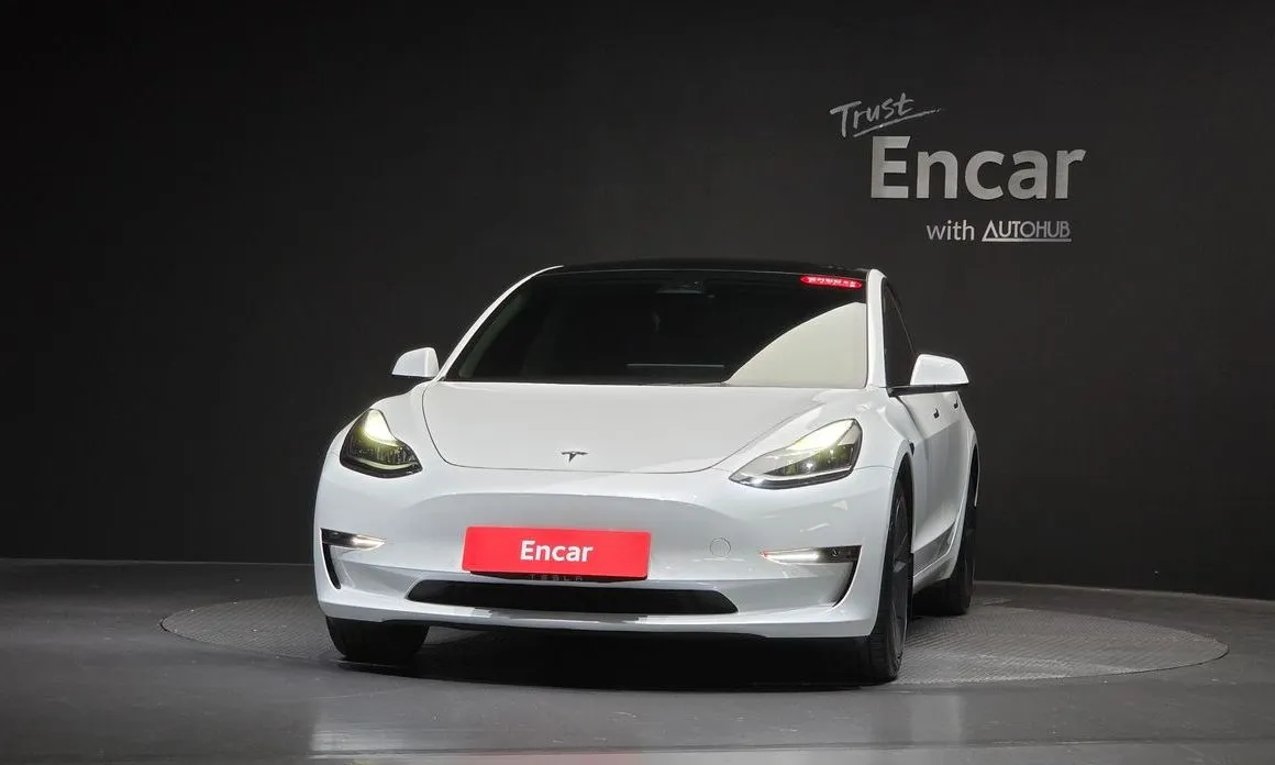 Tesla Model 3 — фото 7