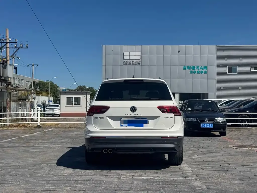 Volkswagen Tiguan L — фото 3