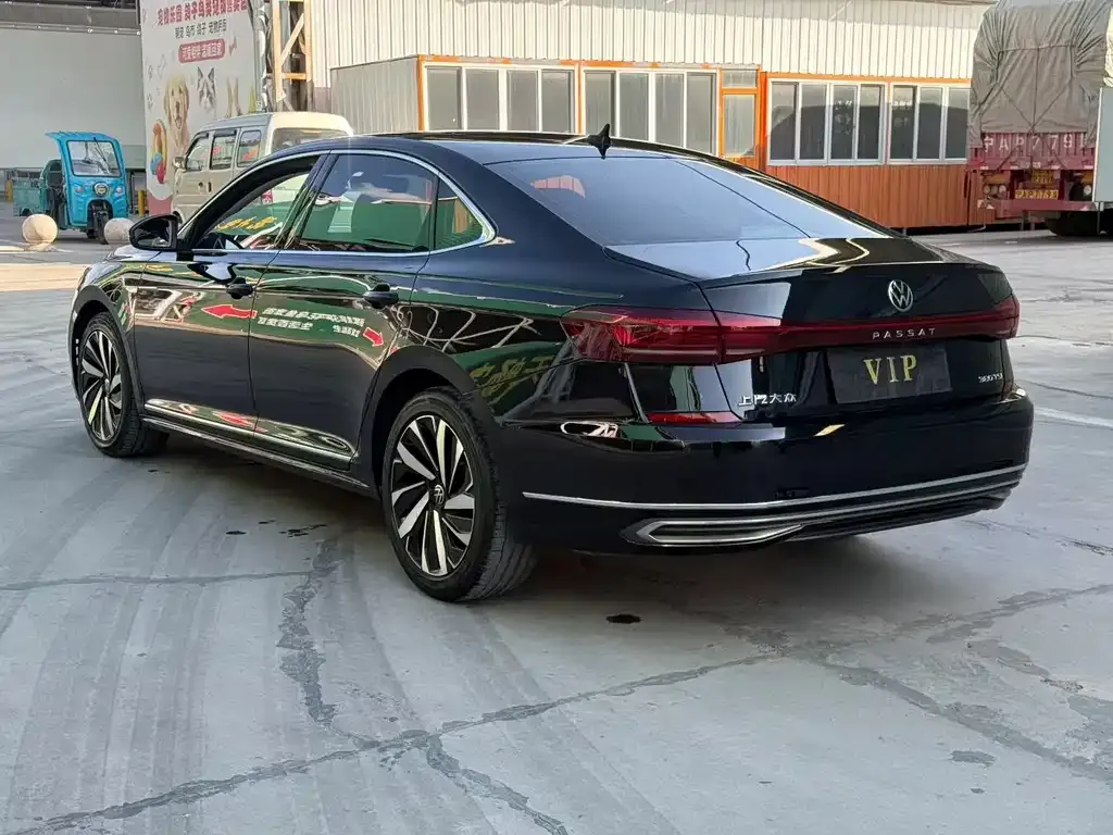 Volkswagen Passat — фото 8