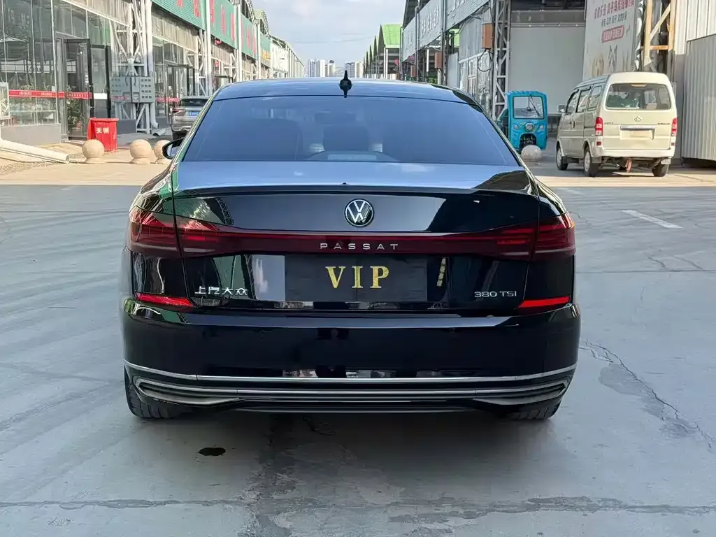 Volkswagen Passat — фото 10