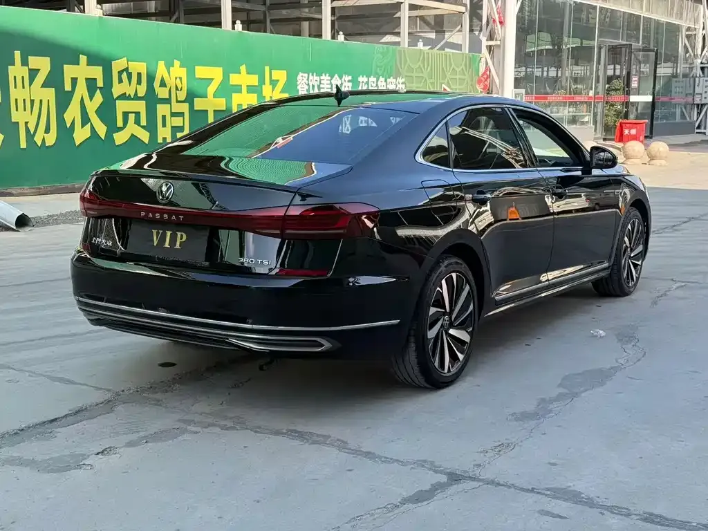Volkswagen Passat — фото 3