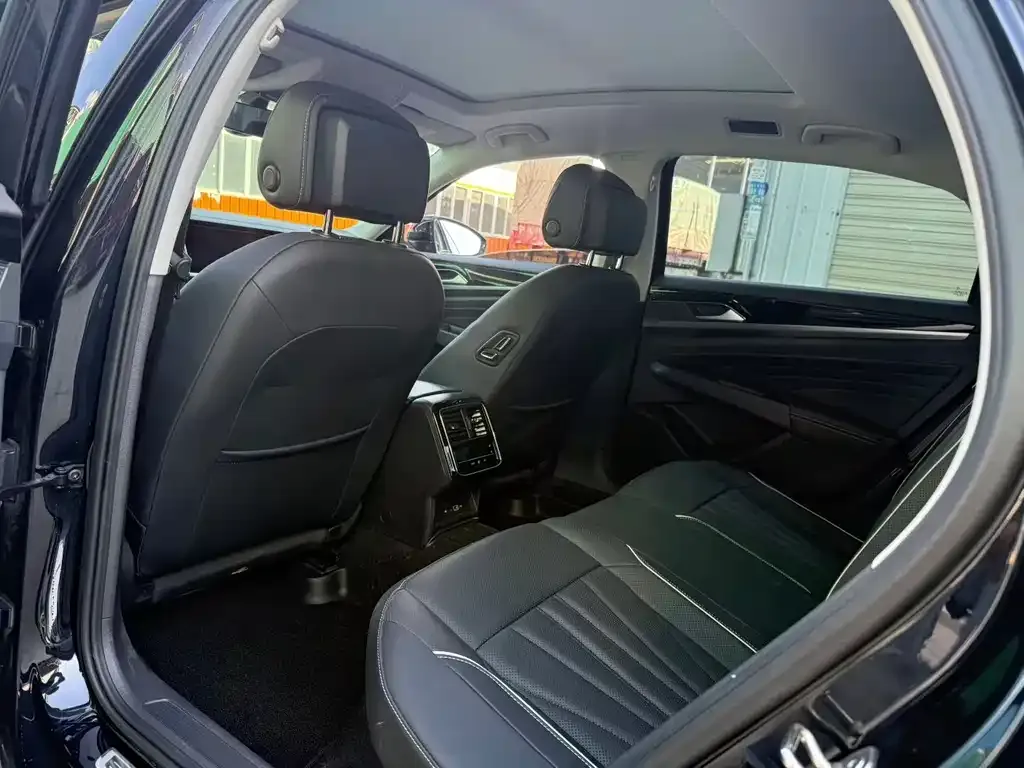 Volkswagen Passat — фото 6