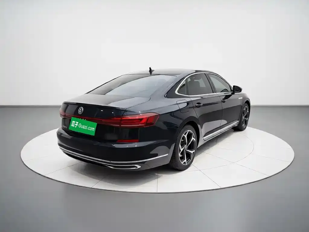 Volkswagen Passat — фото 6