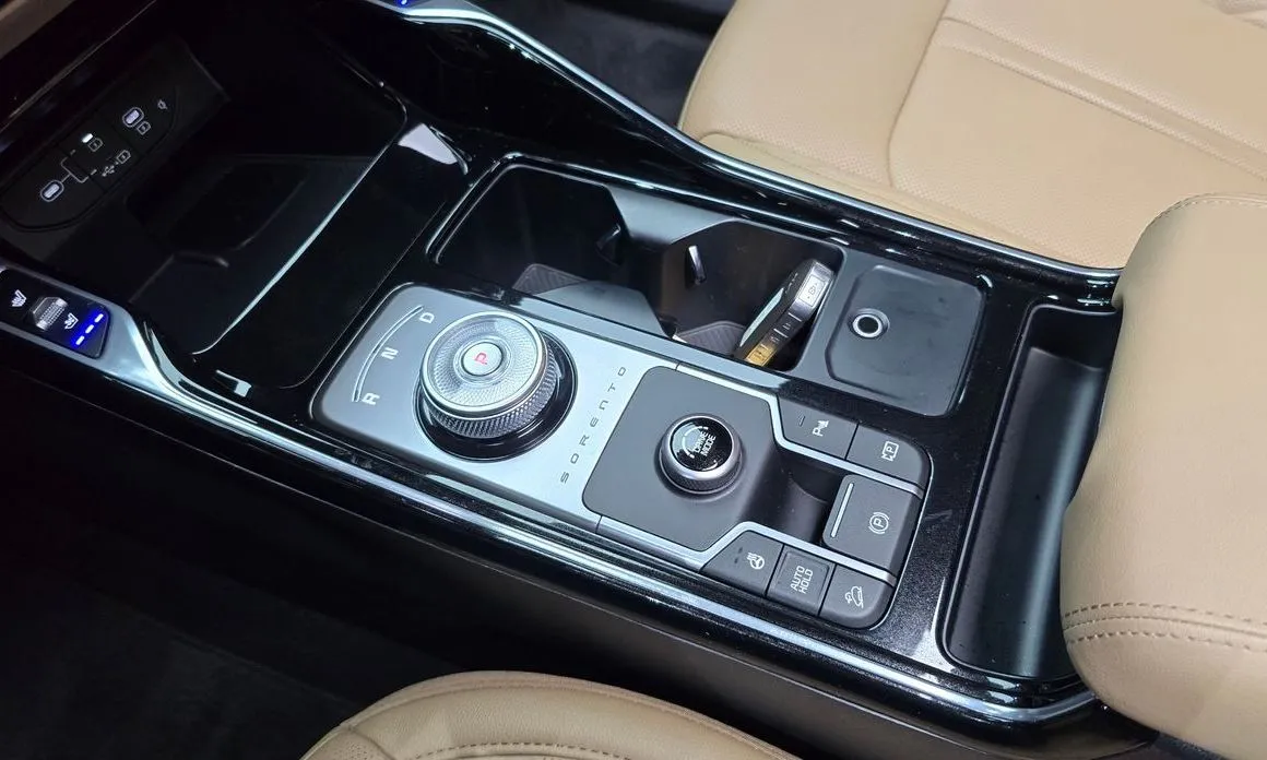 Kia Sorento — фото 7