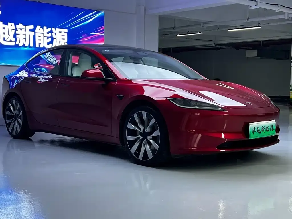 Tesla Model 3 — фото 5