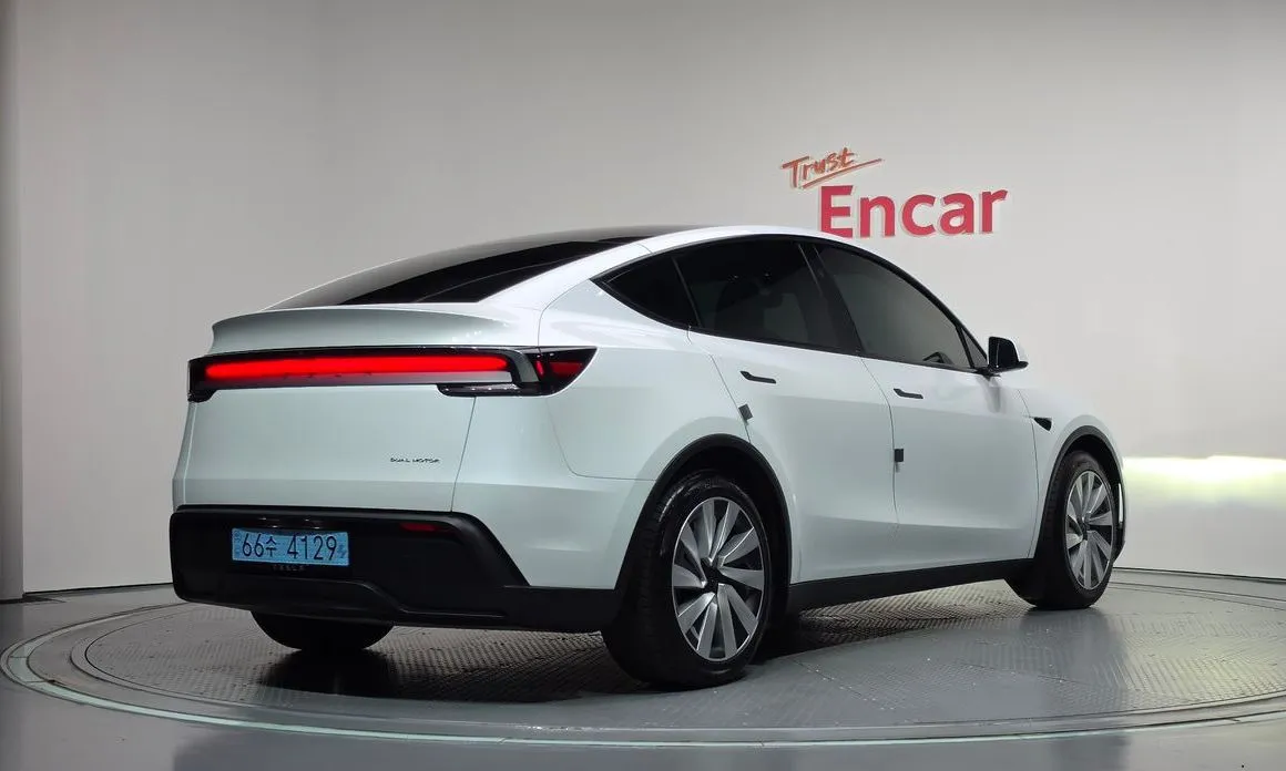 Tesla Model Y — фото 3