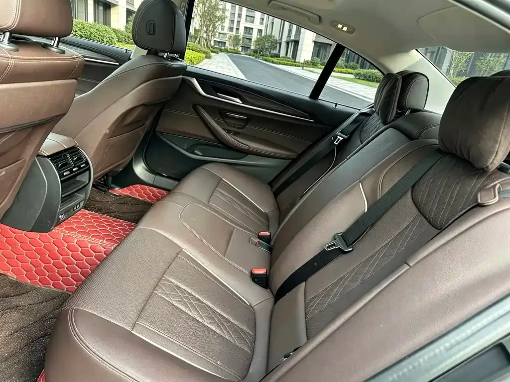 BMW 5 Series — фото 2