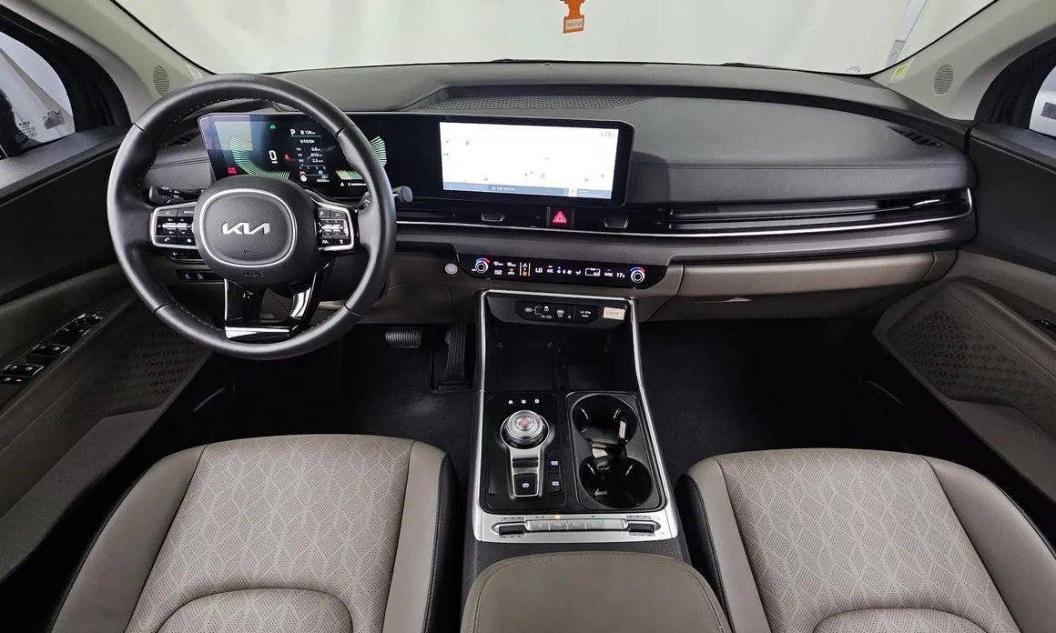 Kia Carnival — фото 9