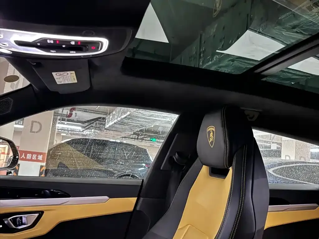 Lamborghini Urus — фото 3