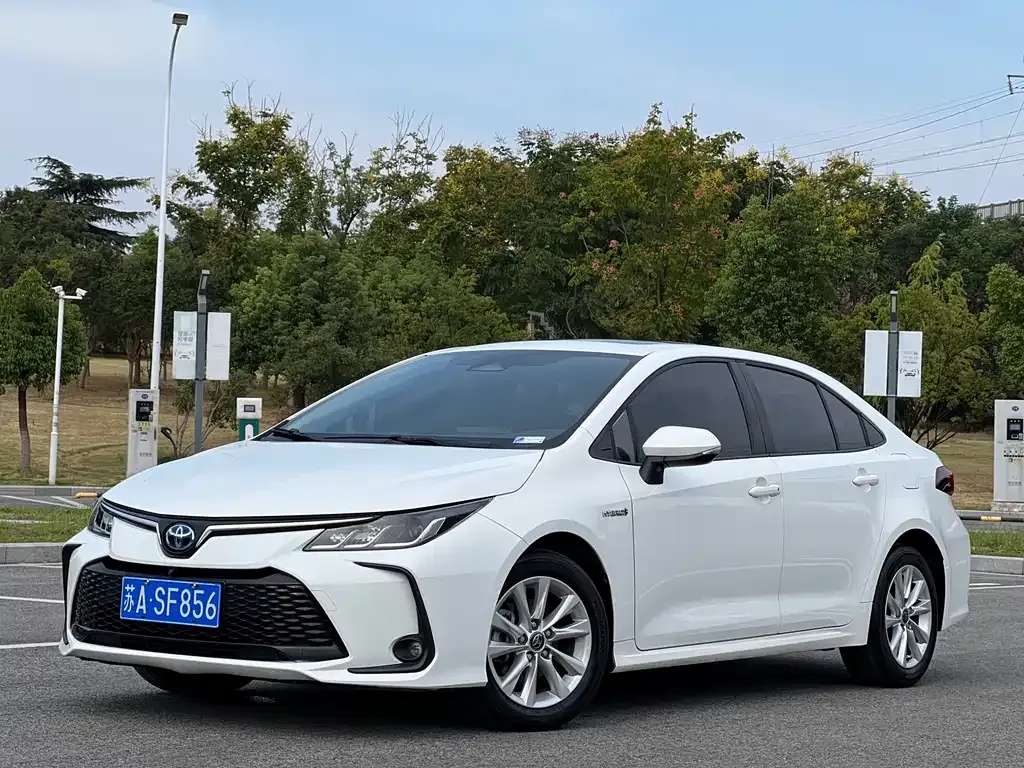 Toyota Corolla — фото 1