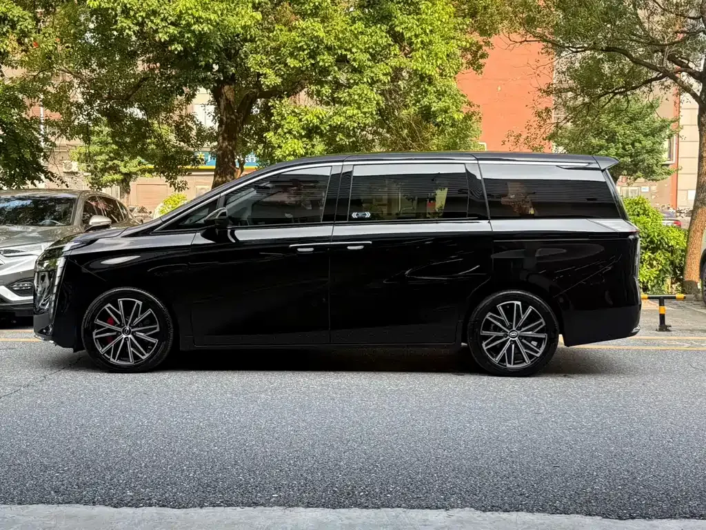 GAC Motor Trumpchi E8 — фото 7