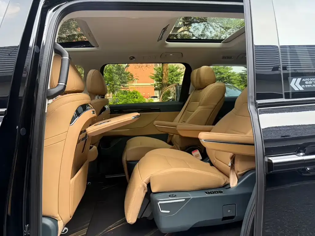 GAC Motor Trumpchi E8 — фото 2