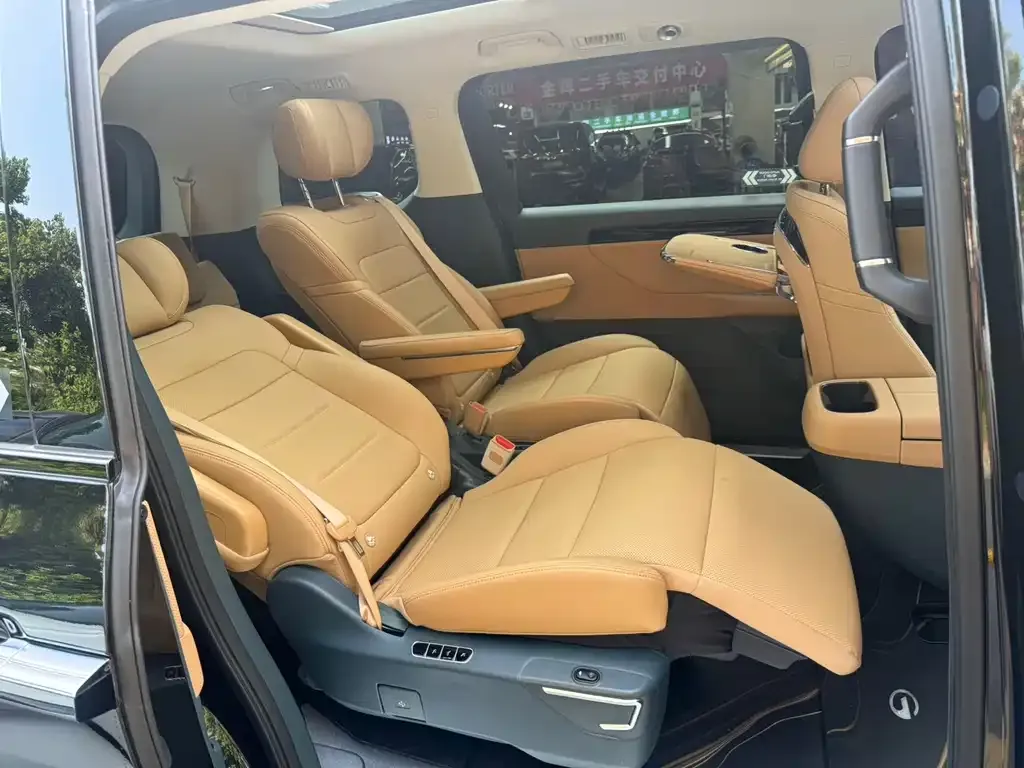 GAC Motor Trumpchi E8 — фото 6