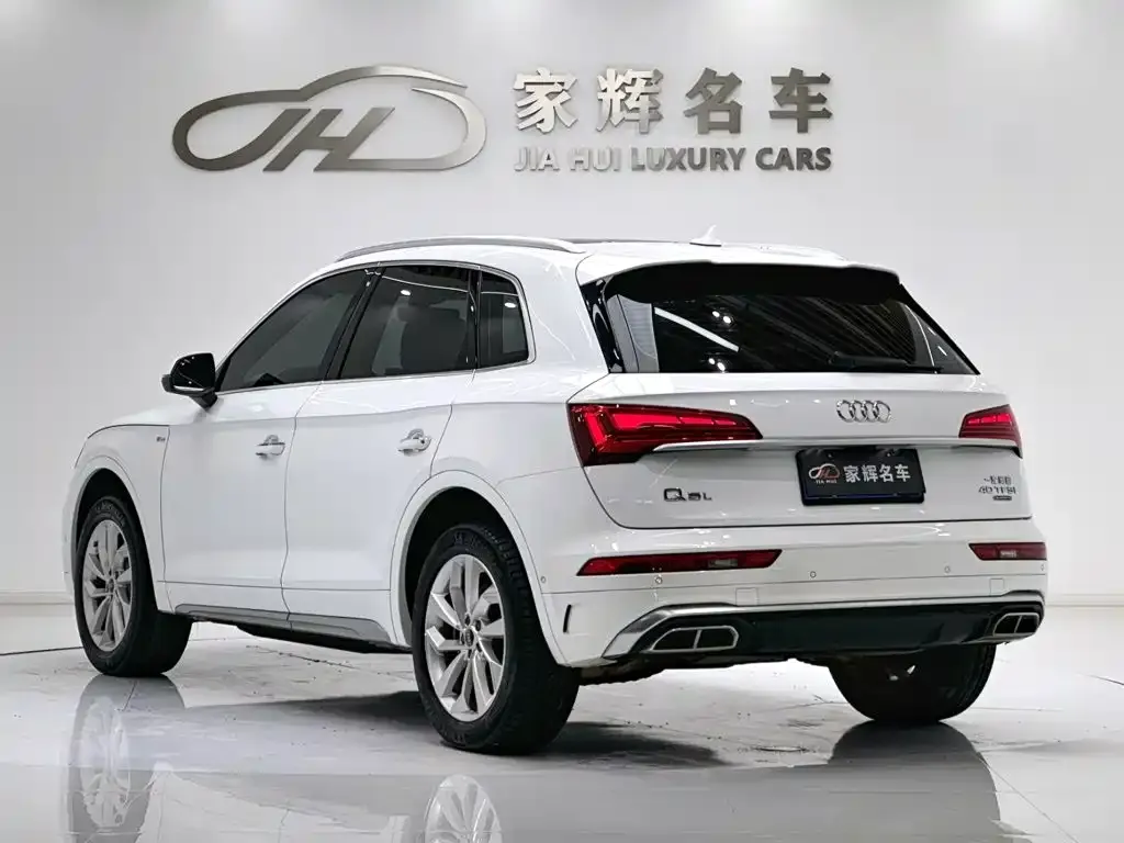 Audi Q5L — фото 8