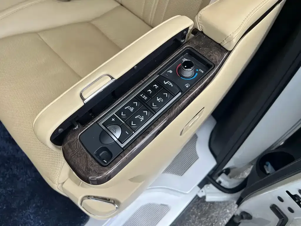Toyota Vellfire — фото 3