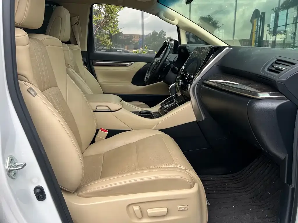 Toyota Vellfire — фото 2