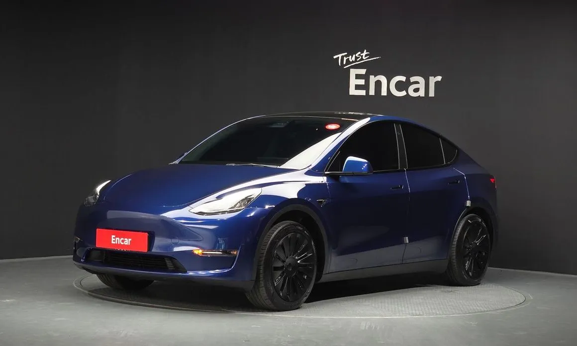 Tesla Model Y — фото 1