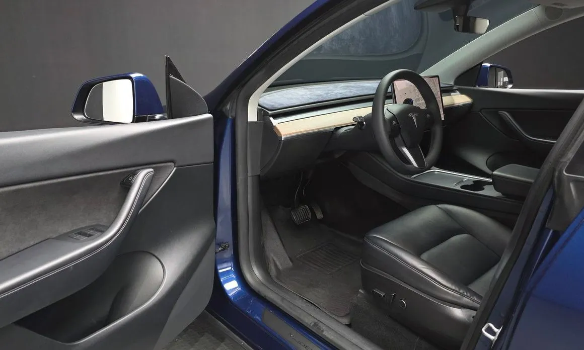 Tesla Model Y — фото 7