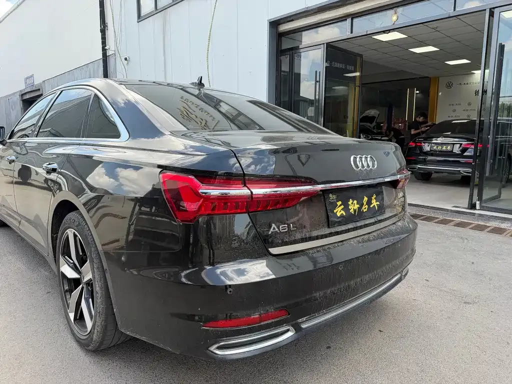 Audi A6L — фото 10