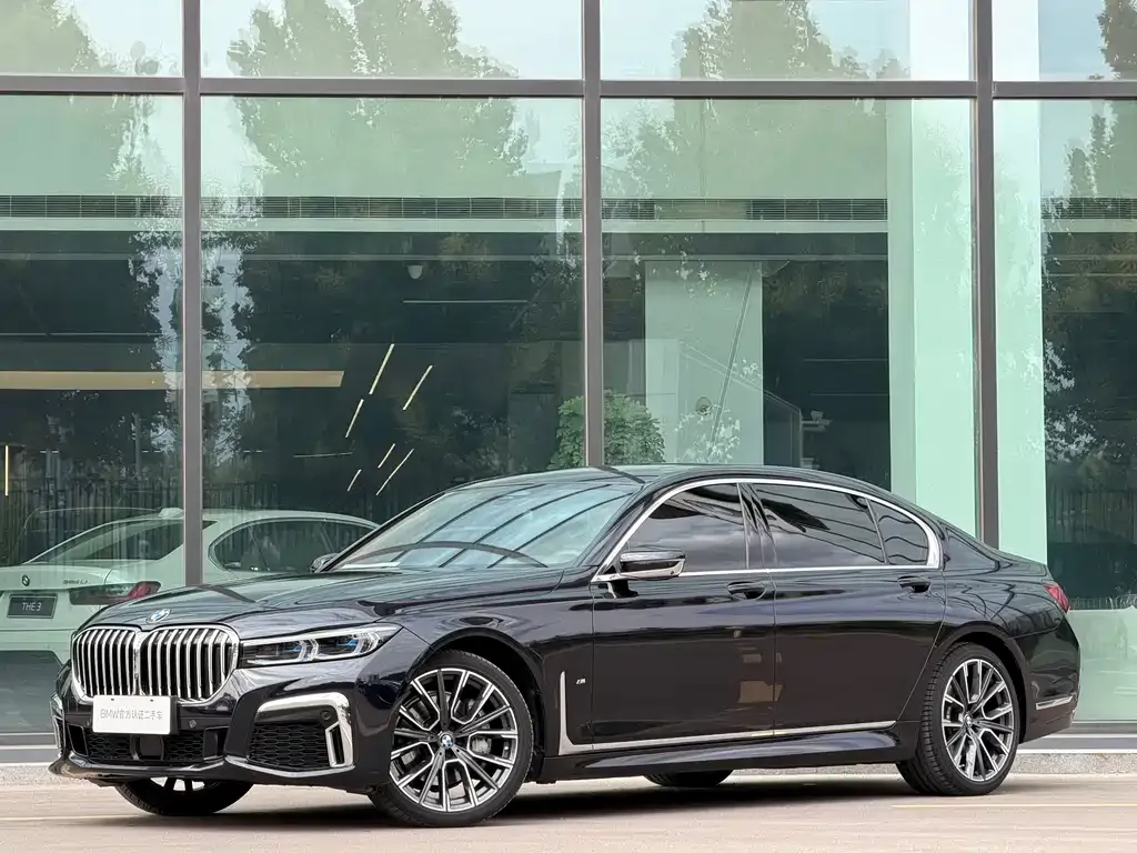 BMW 7 Series — фото 1