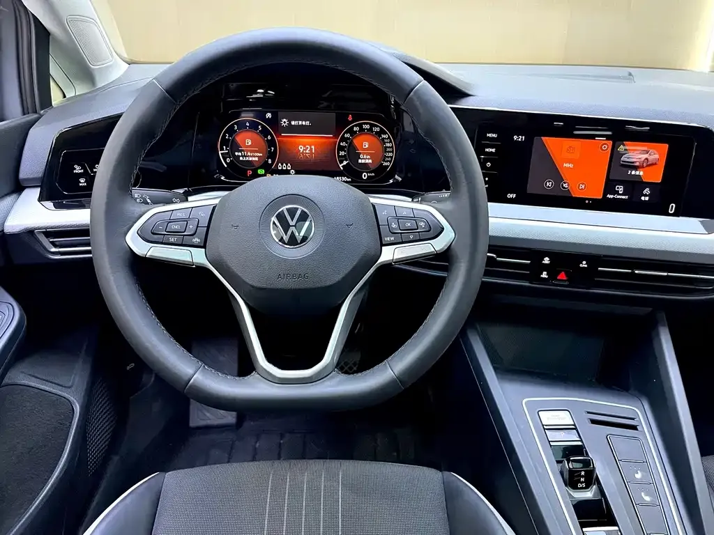Volkswagen Golf — фото 9