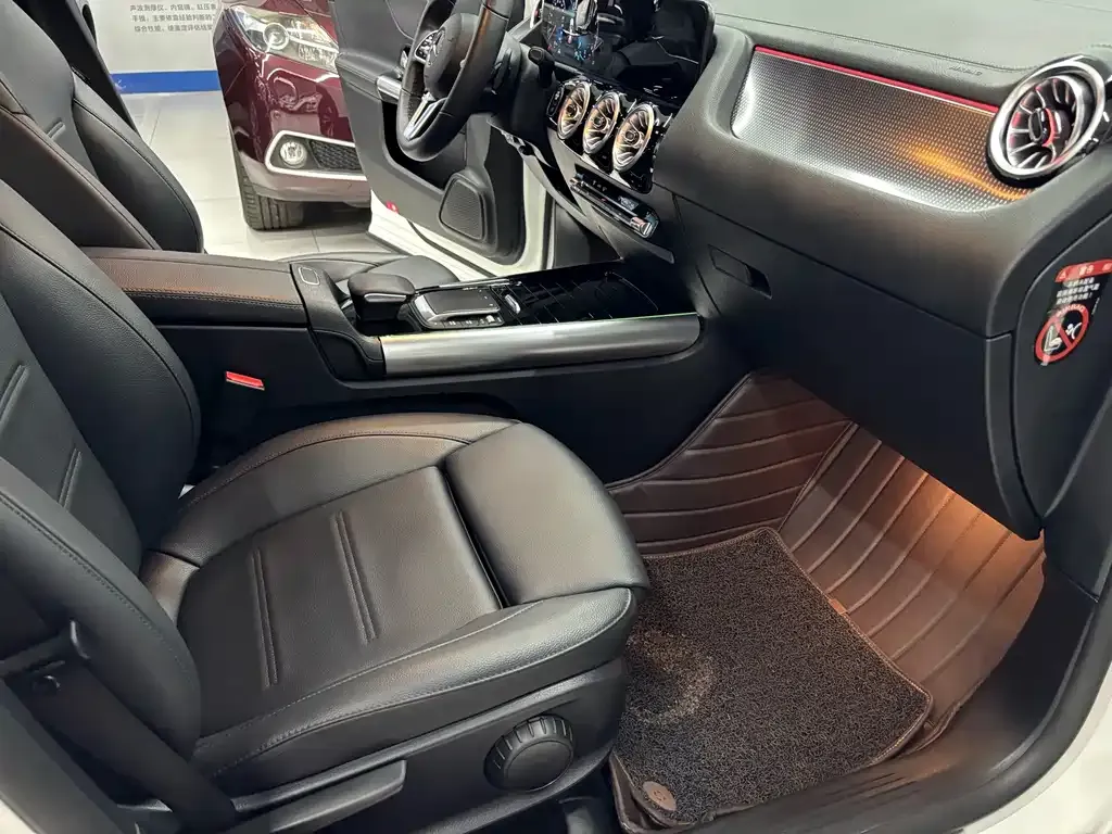 Mercedes-Benz GLA — фото 10