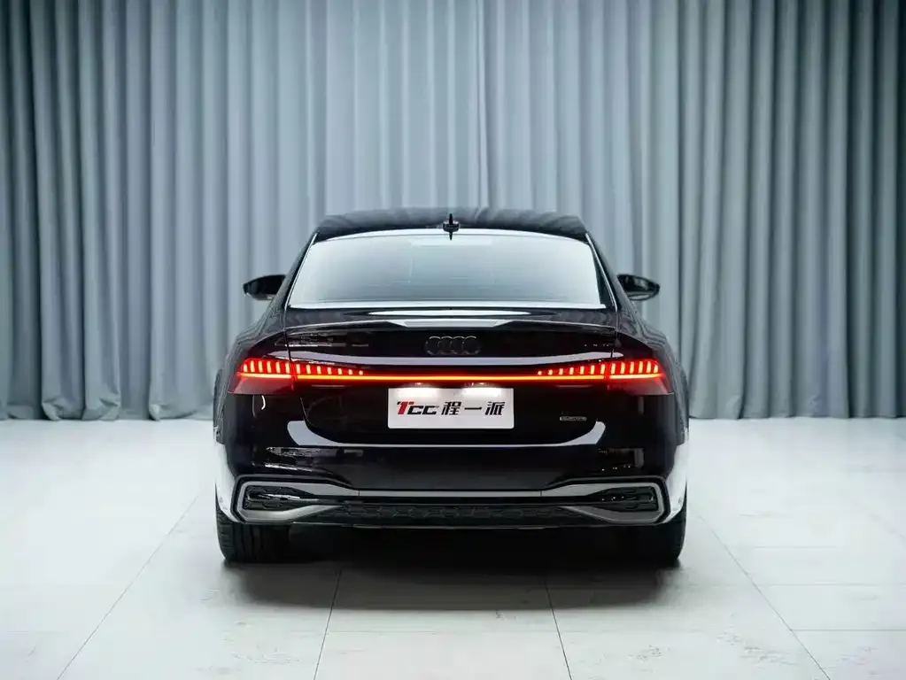 Audi A7L — фото 8
