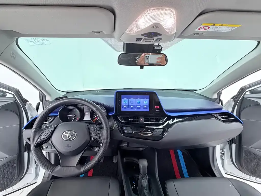 Toyota C-HR — фото 3