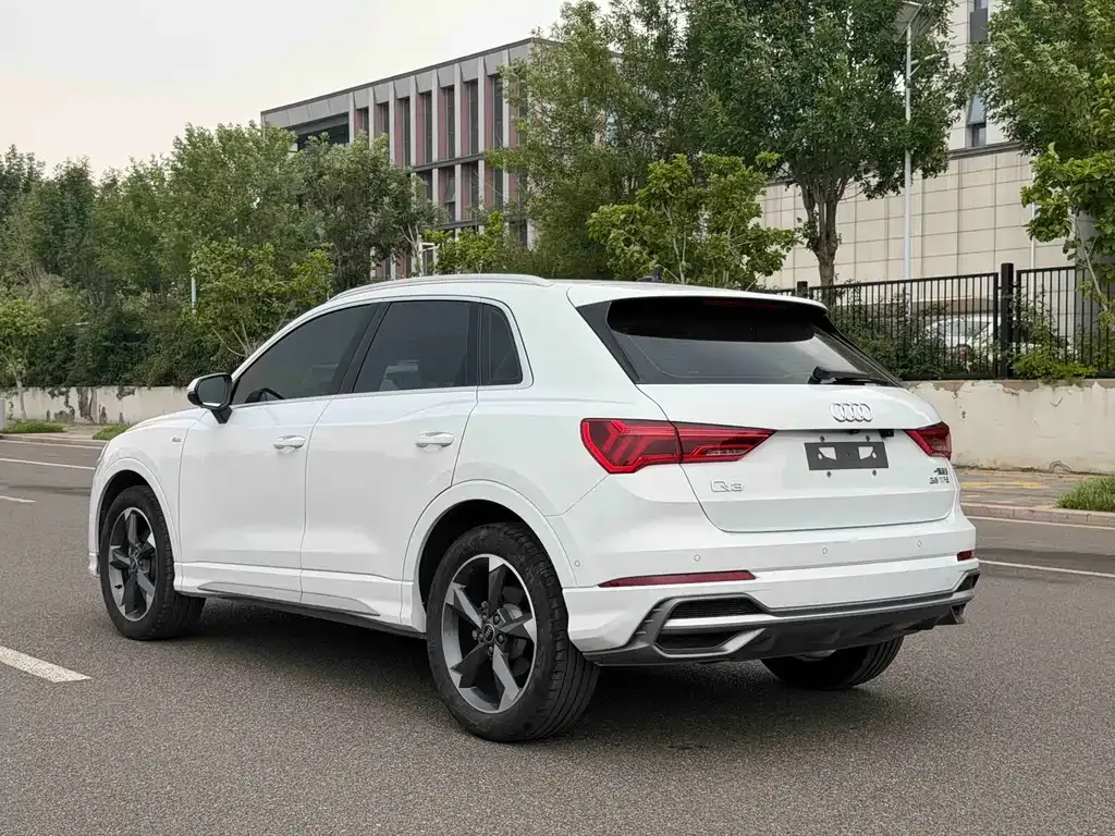 Audi Q3 — фото 7