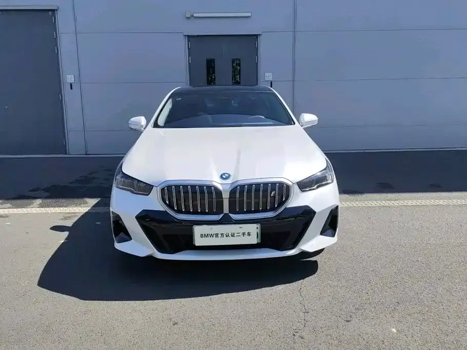 BMW i5 — фото 2