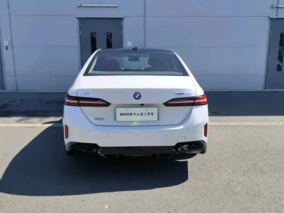 BMW i5 — фото 6