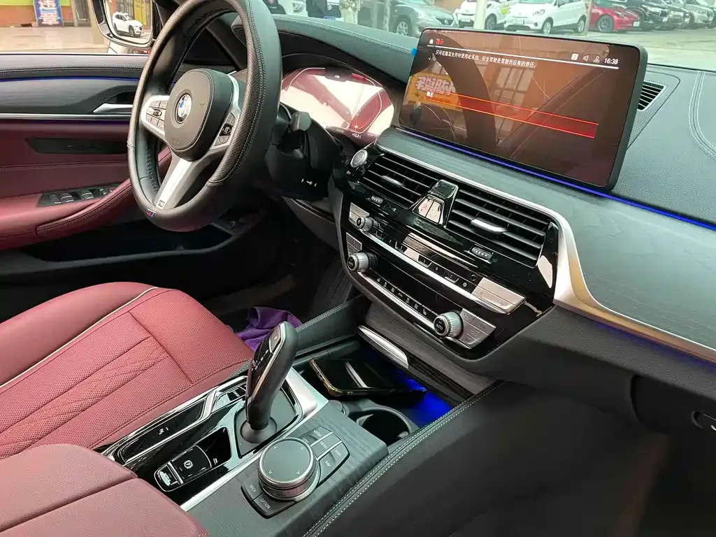 BMW 5 Series — фото 9