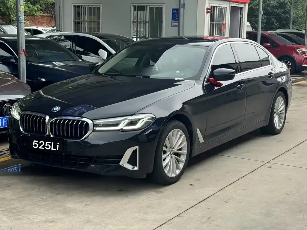 BMW 5 Series — фото 1