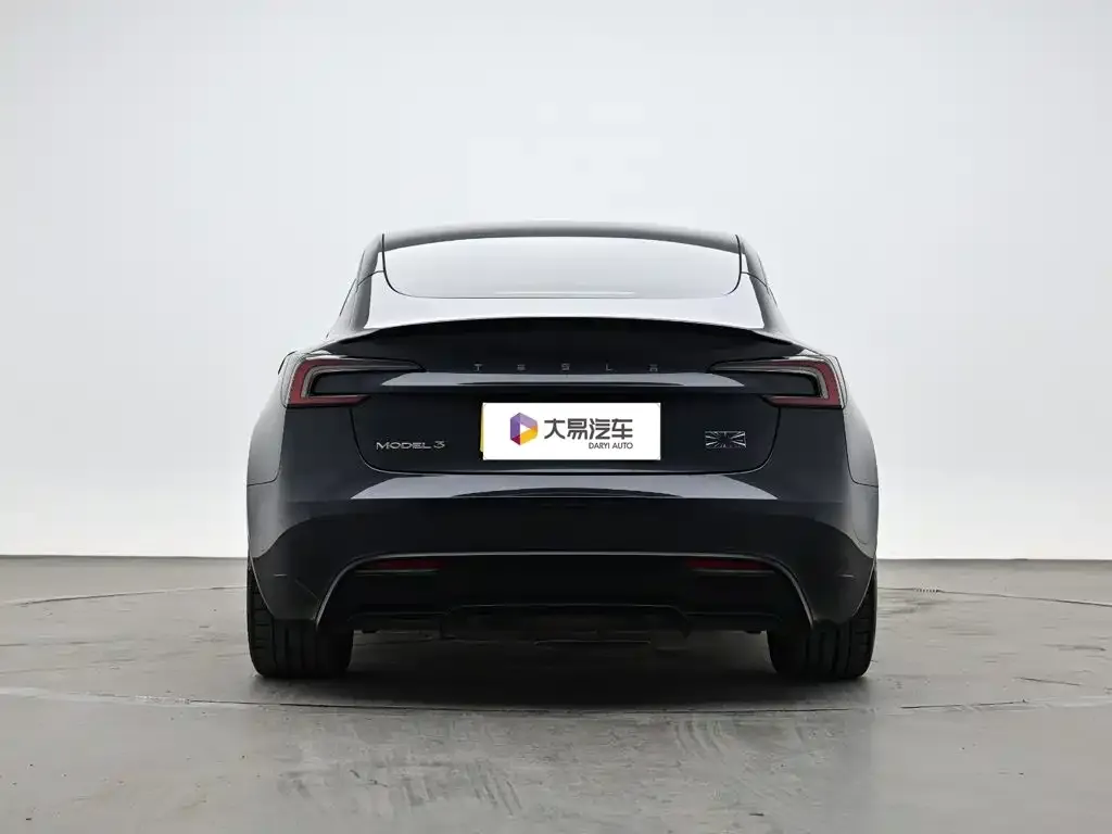 Tesla Model 3 — фото 10
