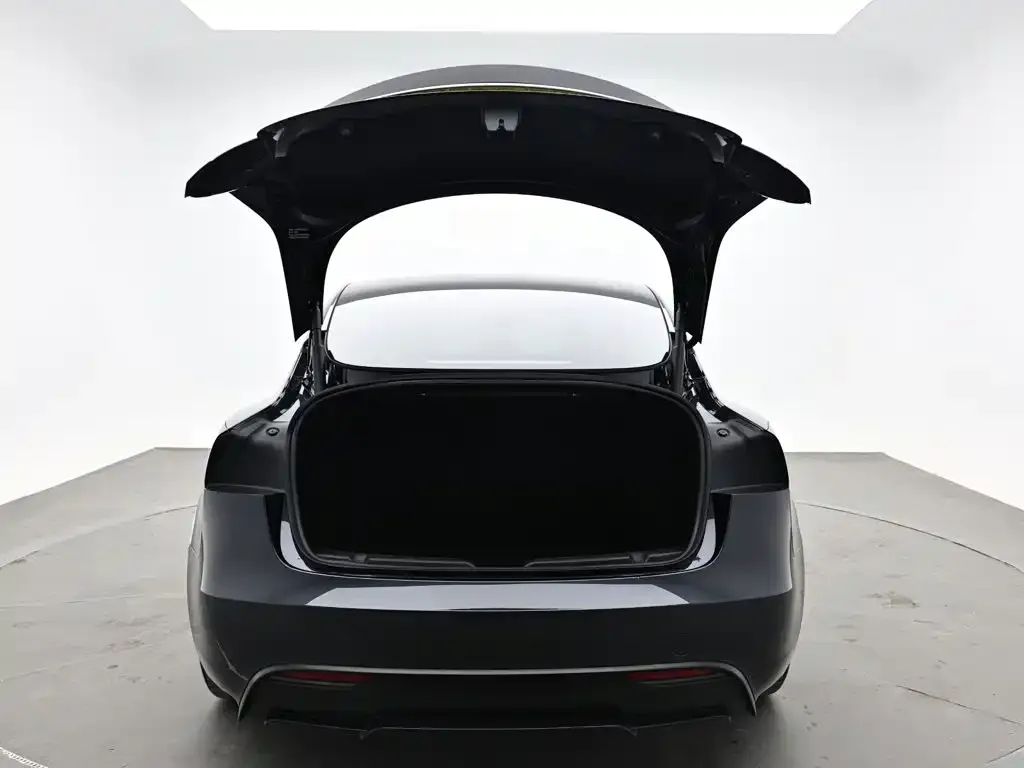 Tesla Model 3 — фото 2