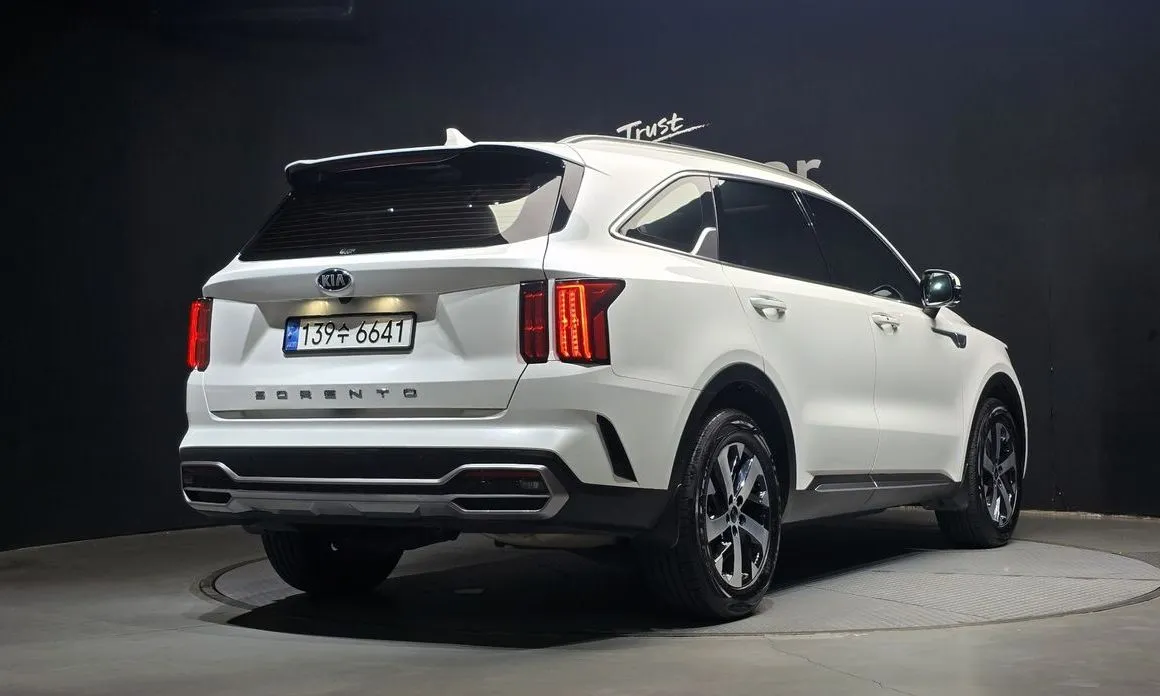 Kia Sorento — фото 3