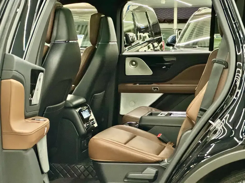 Lincoln Aviator — фото 2