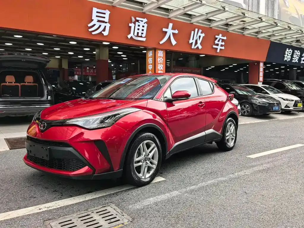 Toyota C-HR — фото 1
