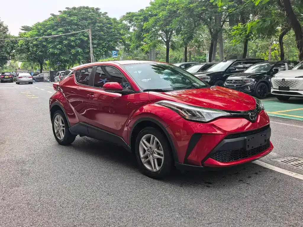 Toyota C-HR — фото 10