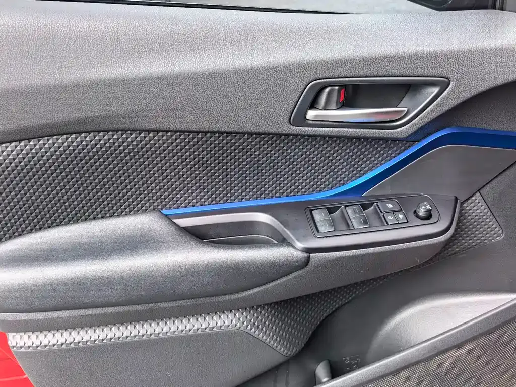 Toyota C-HR — фото 2