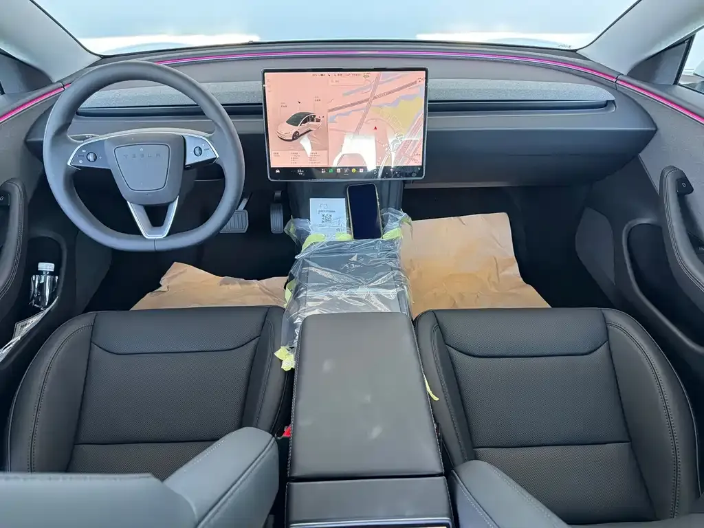 Tesla Model 3 — фото 4
