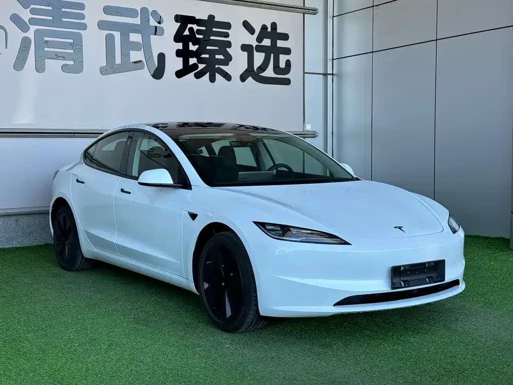 Tesla Model 3 — фото 9