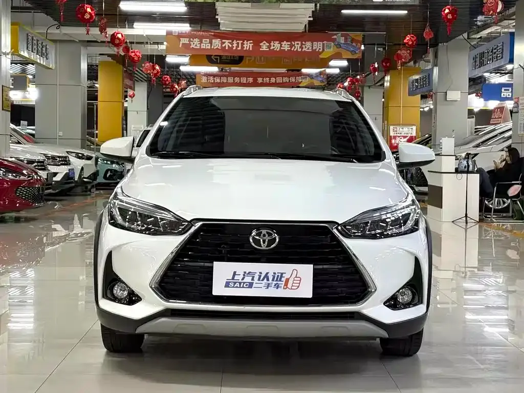 Toyota Yaris L — фото 8